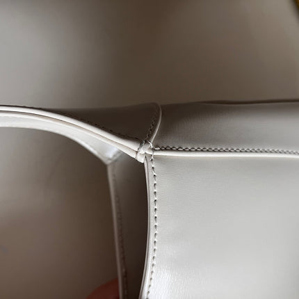 Sold Gucci Jackie 1961 White Leather Bag with Adjustable Strap Size Small