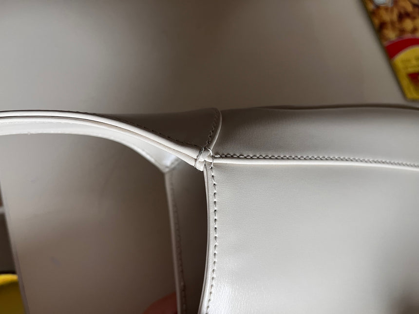 Sold Gucci Jackie 1961 White Leather Bag with Adjustable Strap Size Small