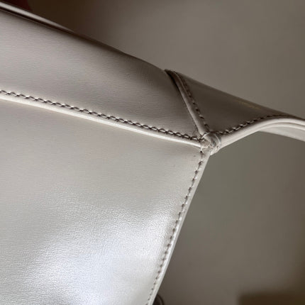 Sold Gucci Jackie 1961 White Leather Bag with Adjustable Strap Size Small