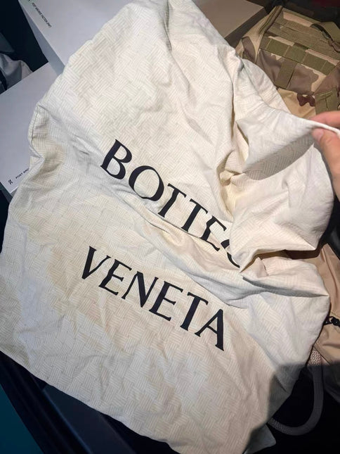 Bottega Veneta Andiamo Large Black Smooth Leather Handbag
