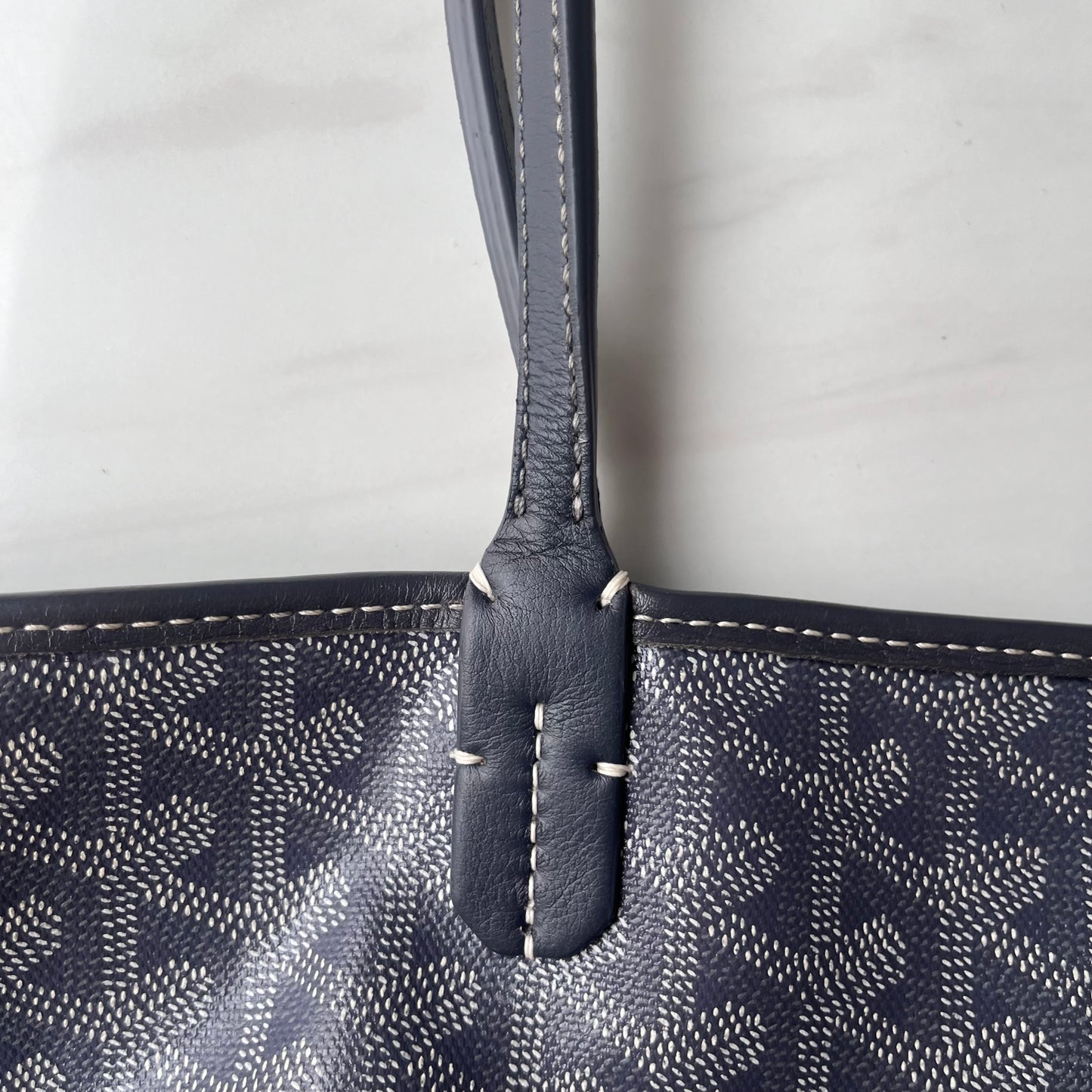 Goyard Artois PM Small/Medium Grey Tote with Leather Corners and Zip Opening