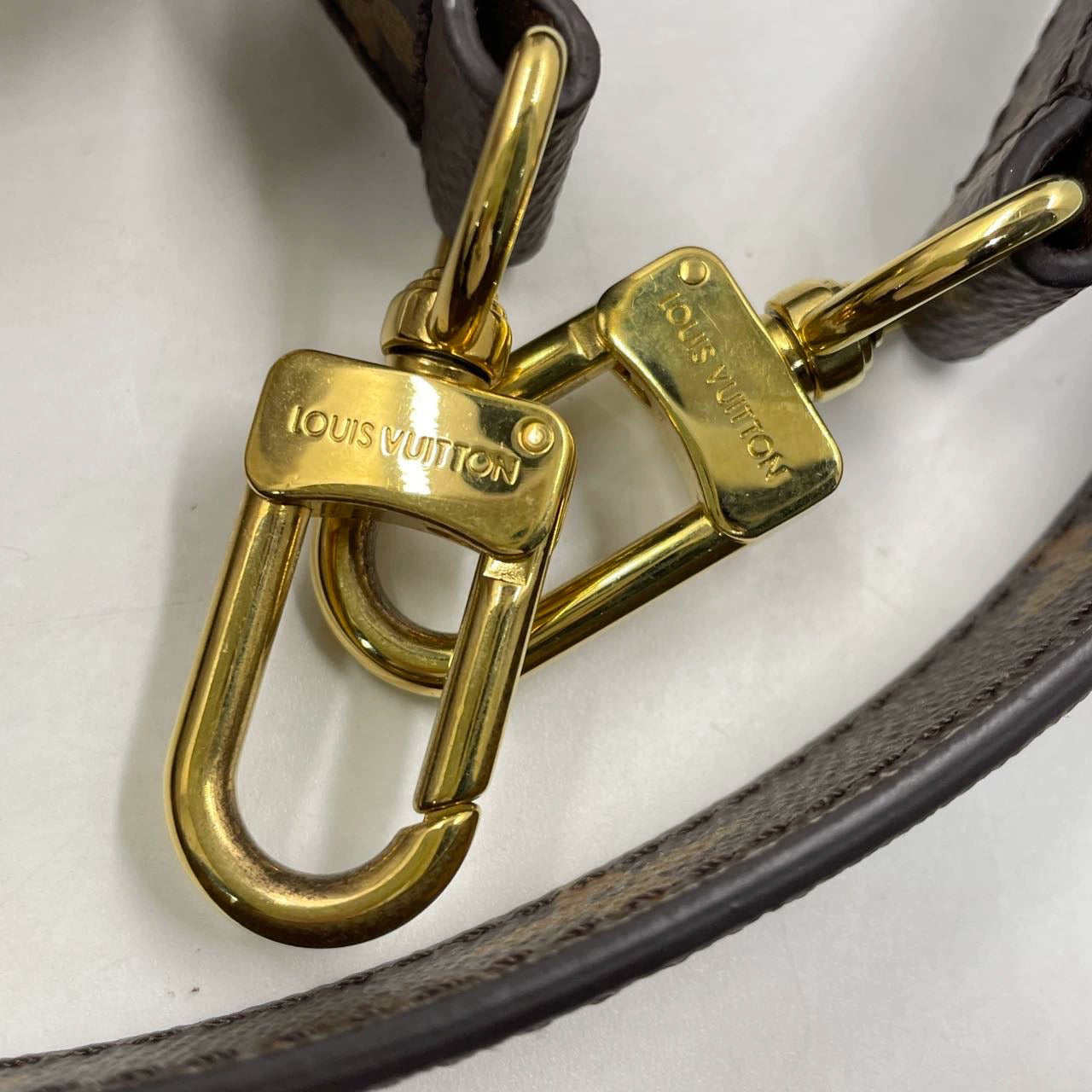 Louis discount vuitton hardware