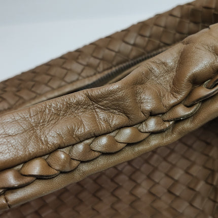 Bottega Veneta Belly Hobo Intrecciato Leather Milk Chocolate Brown Large 45