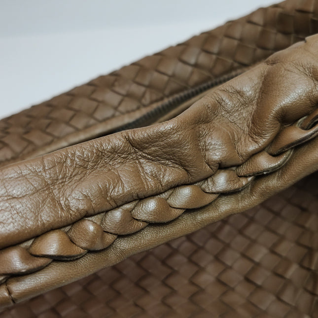 Bottega Veneta Belly Hobo Intrecciato Leather Milk Chocolate Brown Large 45