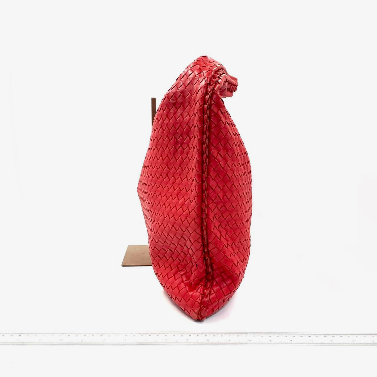 Bottega Veneta Intrecciato Hobo Bag in Red leather Large