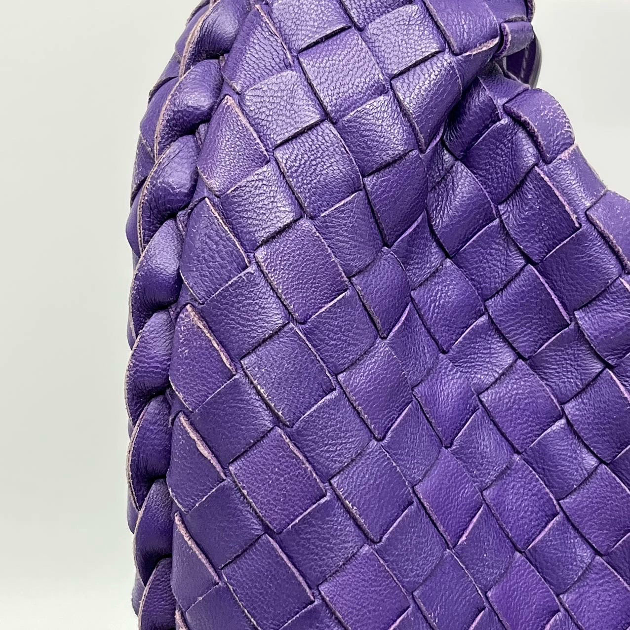 Bottega Veneta Veneta Hobo Medium Purple Intrecciato Leather Bag