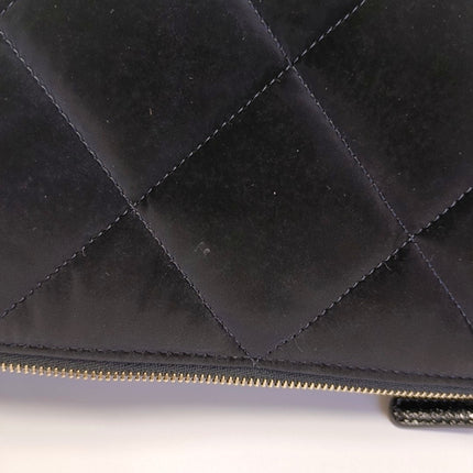 Chanel Wallet on Chain Classique rabat en cuir grainé noir, finition argentée
