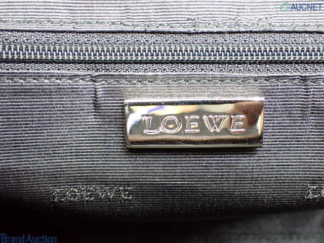 Loewe Amazona 28 in Brown Calfskin Leather and Silver-tone Hardware