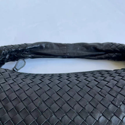 Bottega Veneta Veneta Intrecciato Hobo Bag Medium Black Leather 47cm