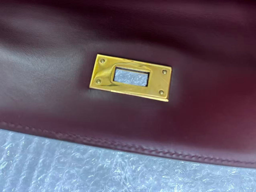 Hermès Kelly 32 Sellier Burgundy Box Leather Gold HW 1978