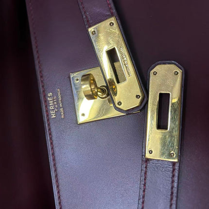 Hermès Kelly 32 Sellier Burgundy Box Leather Gold HW 1978