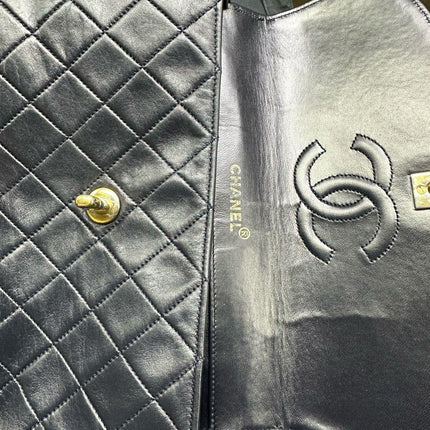 Chanel 1989-1991 Navy Lambskin Quilted Flap Bag 24k Gold Hardware