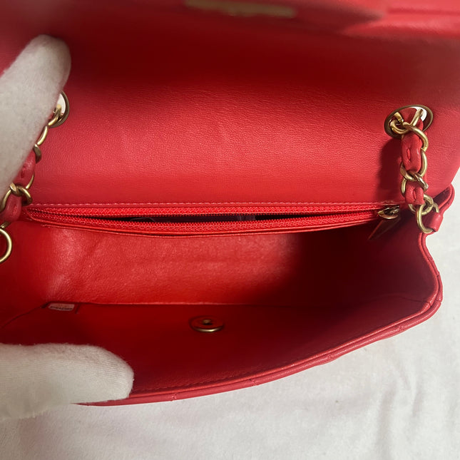 Chanel Classic Flap Mini 2019 Red Lambskin Leather Gold Hardware