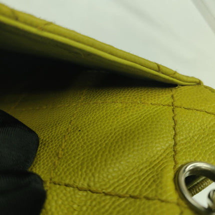 Sac à rabat Chanel Vintage Kelly en cuir caviar jaune et finitions dorées 24 carats 1997-1999