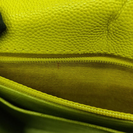 Sac à rabat Chanel Vintage Kelly en cuir caviar jaune et finitions dorées 24 carats 1997-1999
