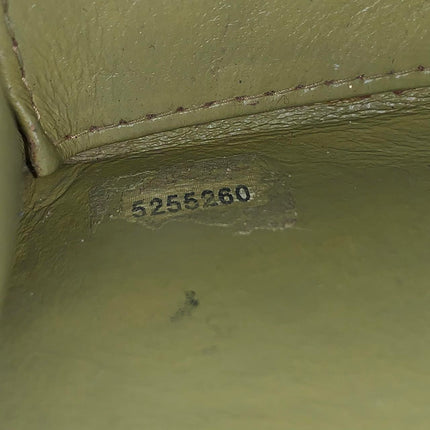 Sac à rabat Chanel Vintage Kelly en cuir caviar jaune et finitions dorées 24 carats 1997-1999