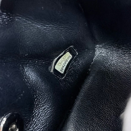 Sac bandoulière Chanel Classic Flap Mini carré en agneau verni noir 2014