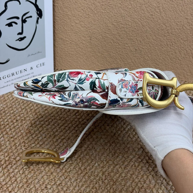 Dior Saddle Medium Multicolor Bird Embroidery With Strap