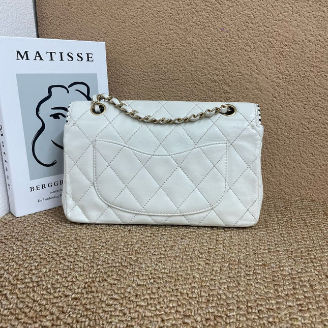 Chanel Classic Flap Medium Happy Stitch Cuir de veau vieilli noir Finitions dorées, 2015-2016
