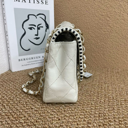 Chanel Classic Flap Vintage aus schwarzem Lammleder mit 24-Karat-Gold-Hardware