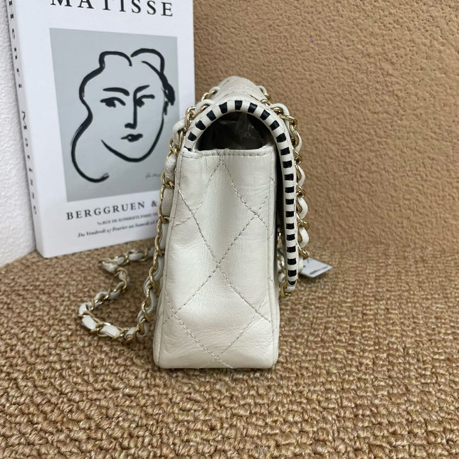 Chanel Classic Flap Medium Happy Stitch Cuir de veau vieilli noir Finitions dorées, 2015-2016
