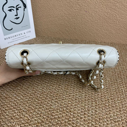 Chanel Classic Flap Vintage aus schwarzem Lammleder mit 24-Karat-Gold-Hardware