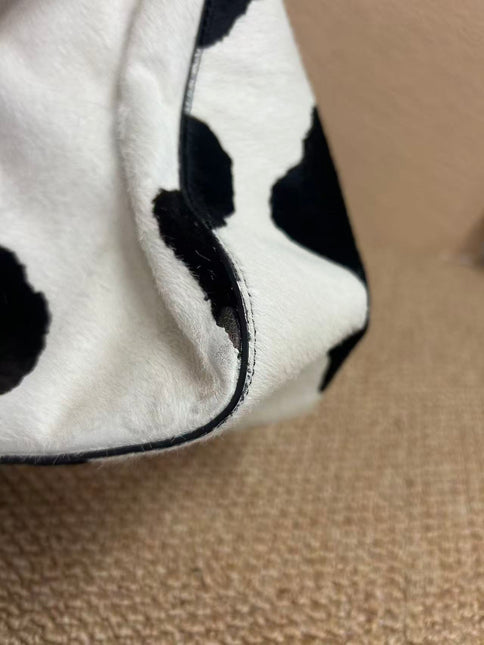 Fendi Mamma Baguette Grand en Poil de Poney Imprimé Vache Noir et Blanc