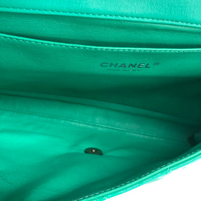 Chanel Envelope Clutch with Chains 2011 Shoulder Bag Green Patent Leather