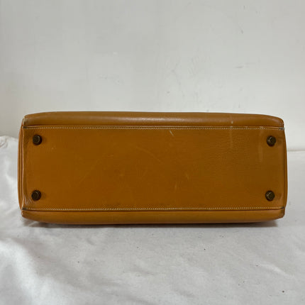 Hermès Kelly 32 Retourne 1976 Gold Box Leather Gold Hardware