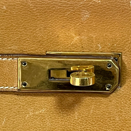 Hermès Kelly 32 Retourne 1976 Gold Box Leather Gold Hardware