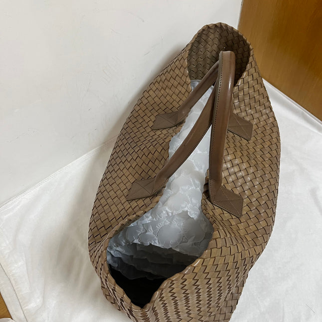 Bottega Veneta Cabat Tote Intreccio Leather Milk Chocolate Brown 45cm