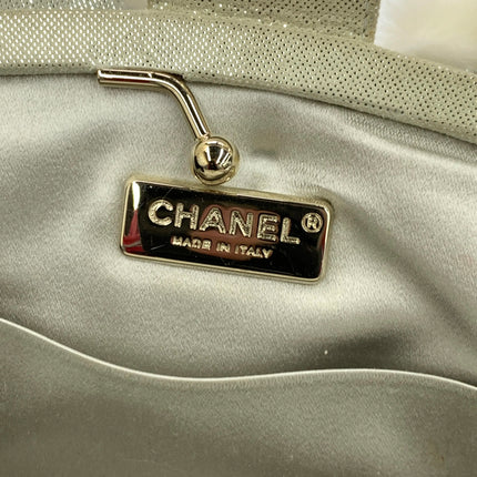 Chanel White Rabbit Fur Kiss Lock Clutch Chain Bag