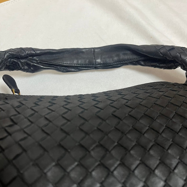 Bottega Veneta Veneta Intrecciato Hobo Bag Large Black Leather 47cm