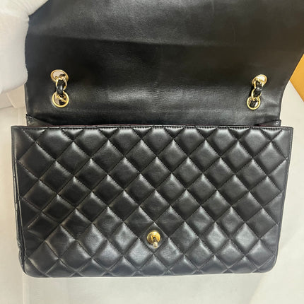 Chanel Classic Flap Maxi 2009 Black Lambskin Leather Single Flap with Gold Hardware