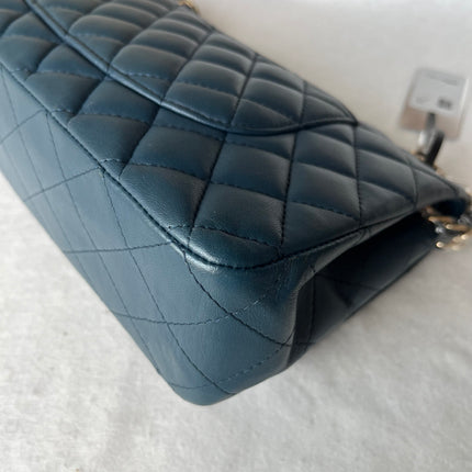 Chanel Classic Flap Medium Cuir d'Agneau Marine Quincaillerie Dorée 2017