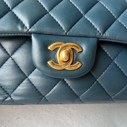 Chanel Classic Flap Medium Cuir d'Agneau Marine Quincaillerie Dorée 2017