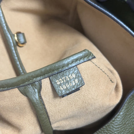 Sac à bandoulière Gucci Softbit Maxi en cuir de veau vert olive 2024
