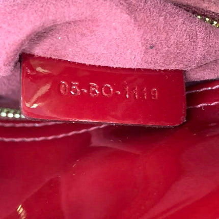 Sac Lady Dior Mini 2019 en cuir verni rouge avec bandoulière chaîne dorée