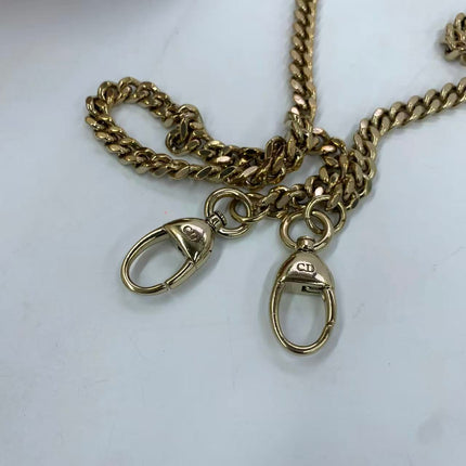 Sac Lady Dior Mini 2019 en cuir verni rouge avec bandoulière chaîne dorée