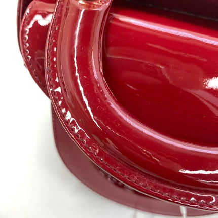 Sac Lady Dior Mini 2019 en cuir verni rouge avec bandoulière chaîne dorée