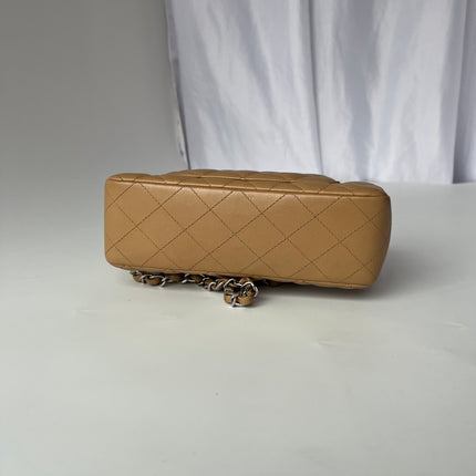 Chanel Classic Flap Rectangulaire Mini Cuir d'Agneau Beige Métal Argenté 2018