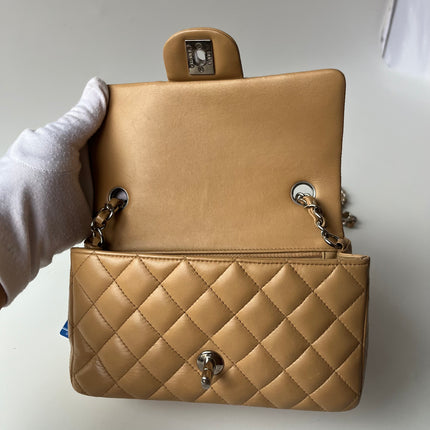 Chanel Classic Flap Rectangulaire Mini Cuir d'Agneau Beige Métal Argenté 2018