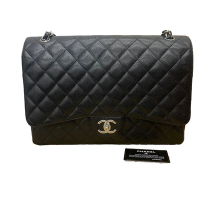 Chanel Classic Flap Maxi 2011 cuir caviar noir double rabat avec finitions dorées