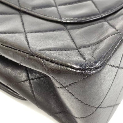 Chanel Vintage Classic Flap Petit Agneau Noir Double Rabat Quincaillerie Or 24 carats