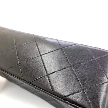 Chanel Vintage Classic Flap Petit Agneau Noir Double Rabat Quincaillerie Or 24 carats