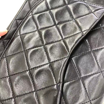 Chanel Vintage Classic Flap Petit Agneau Noir Double Rabat Quincaillerie Or 24 carats
