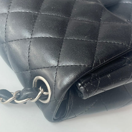Sac bandoulière Chanel Classic Flap Mini carré en agneau verni noir 2014