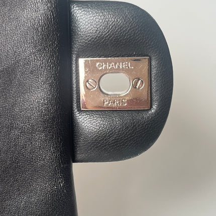Sac bandoulière Chanel Classic Flap Mini carré en agneau verni noir 2014