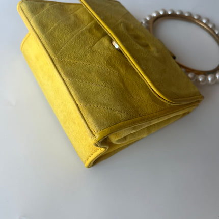 Sac bandoulière pochette Chanel 22p Mini en agneau matelassé blanc