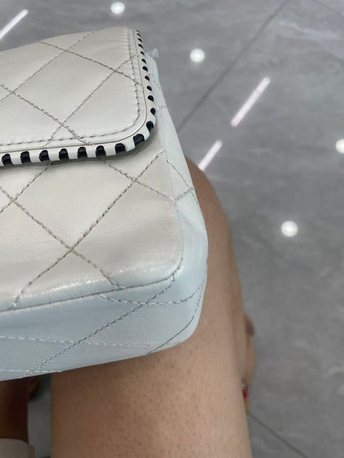 Chanel Classic Flap Medium Happy Stitch Cuir de veau vieilli noir Finitions dorées, 2015-2016